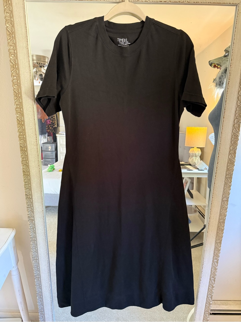 Black Short-Sleeve Dress 🍂